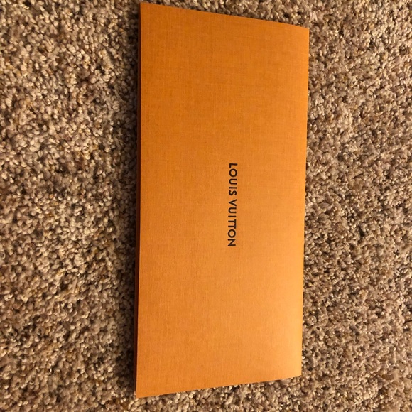 Louis Vuitton Sarah wallet - authentic - Picture 8 of 12